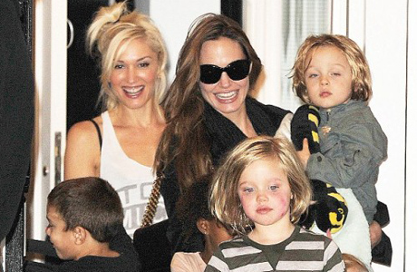 Анджелина Джоли и Гвен Стефани с детьми