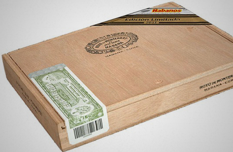 Коллекция Hoyo de Monterrey 2011 выпускается в деревянных коробках с выдвигающейся крышкой по 10 сигар в один ряд