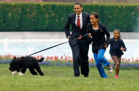 Обама с детьми и домашние питомцы