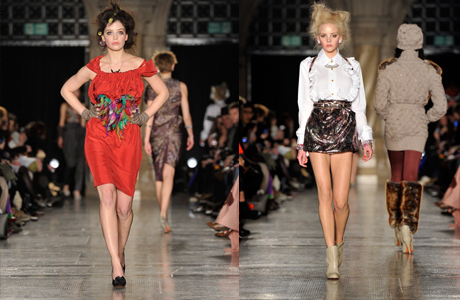 Платья-миди и юбки-карандаши Vivienne Westwood рекомендует носить с вязанными однотонными или украшенными орнаментом чулками