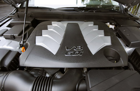 8-цилиндровый V-образный мотор Tau V8