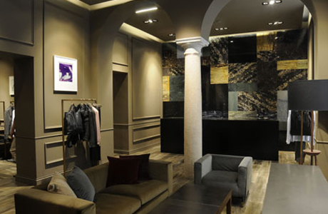 Главный магазин Trussardi находится в Милане