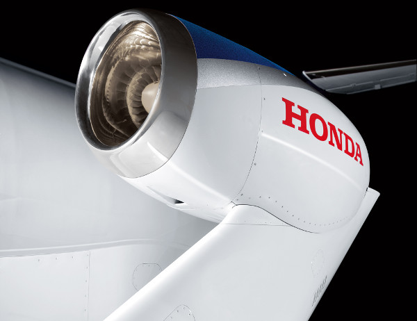 Легкий Honda Jet оснащен двумя двухконтурными турбореактивными двигателями 