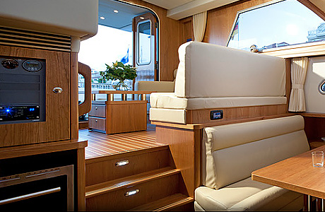 Интерьер салона Linssen Range Cruiser 430 Sedan Variotop