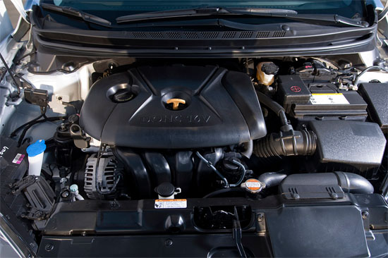  На Hyundai Elantra Coupe будет установлен четырехцилиндровый бензиновый 1,8-литровый агрегат мощностью 148 лошадиных сил