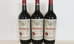 Алкоголь и сигары : На торгах Christie's в Нью-Йорке было продано 12 бутылок вина Petrus 1961