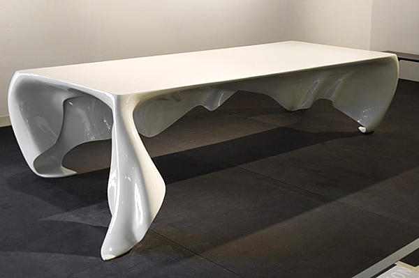 Graft Architects выпустили оригинальный стол под названием Phantom Table