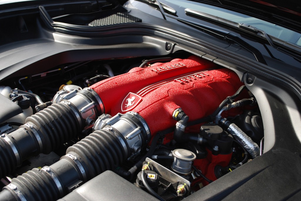 Мотор Ferrari California