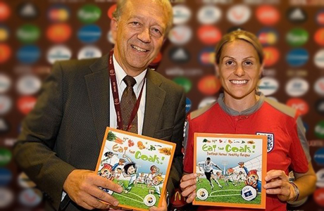 В 2008 году знаменитые европейские футболисты и футболистки стали авторами книги рецептов для детей Eat for Goals.
