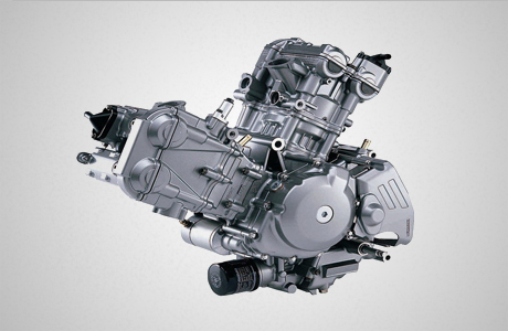 В качестве двигателя использован знакомый 8-цилиндровый 4-тактный силовой агрегат с впрыском топлива объемом 645 куб. см.