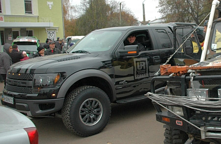 Виктор Янукович-младший сидел за рулем Ford Raptor.