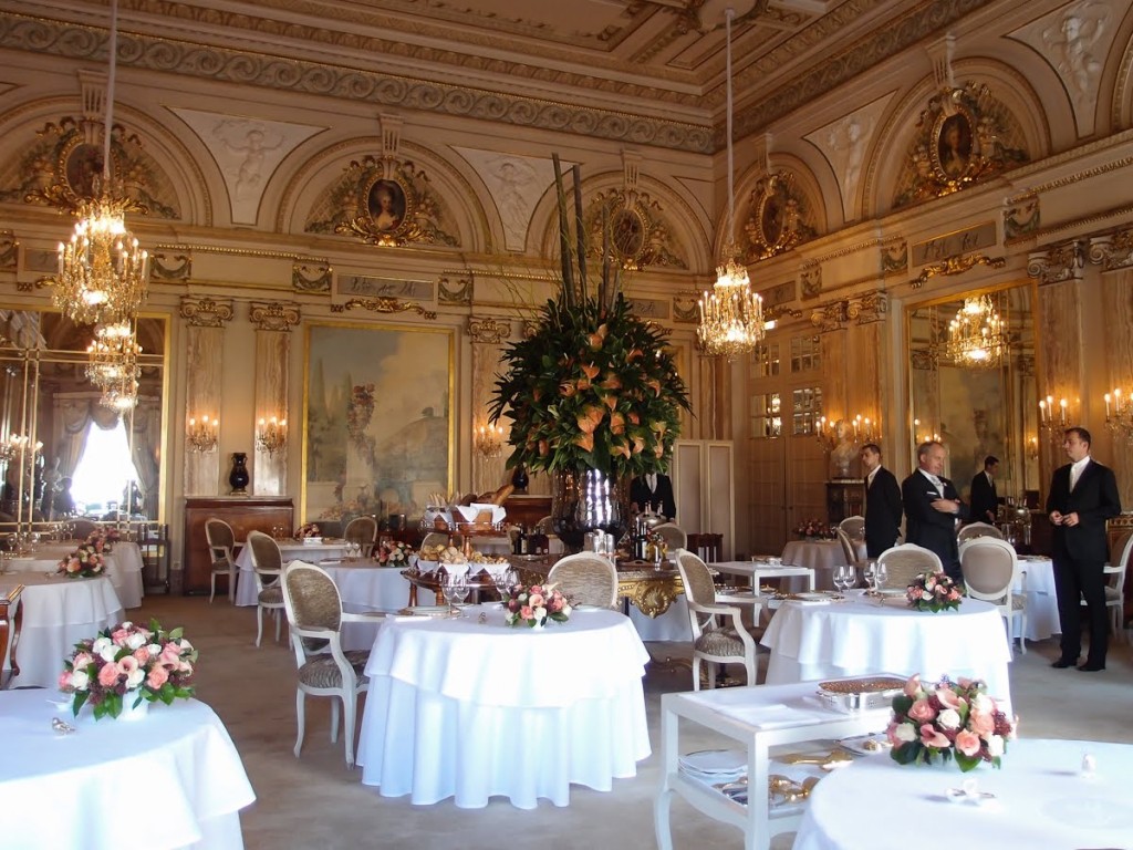 Интерьер ресторана Louis XV