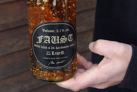 Золотое чешское пиво получило название 24 K GOLD Faust
