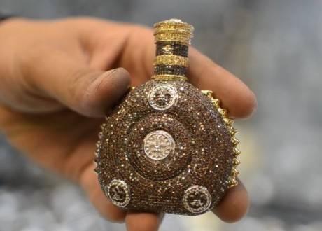 Драгоценный коньяк Remy Martin Louis XIII