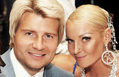 Paparazzi : Балерина Анастасия Волочкова и певец Николай Басков подготовили зажигательный номер для новогодней передачи.