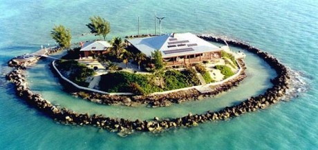 Частный остров Ист-Систер-Рок продается за $12 млн