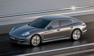 Новости : Porsche Panamera Turbo S в 2011 году дважды получил премию Auto Trophy