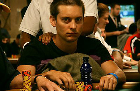 Тоби Магуайр неоднократно занимал призовые места на турнирах по покеру