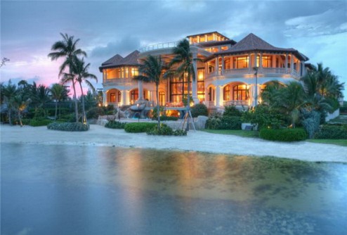 Недвижимость : Вилла Castillo на Каймановых островах стоит около $57,5 млн. 