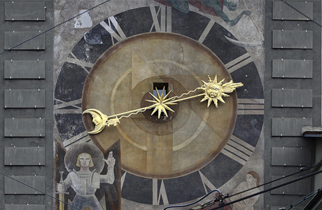 Знаменитые часы Колокольни Цитглоггетурм
