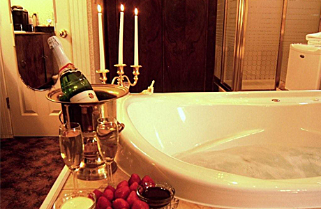Ванна с шампанским ко Дню святого Валентина