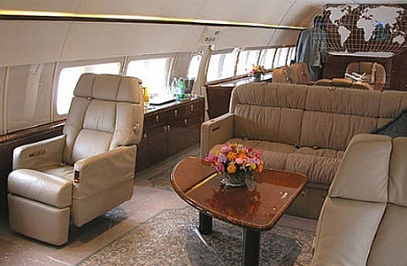Светские новости: Салон самолета Януковича
