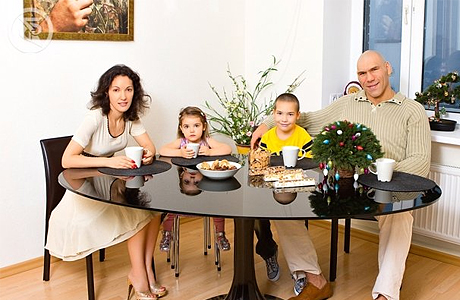 Николай Валуев и его семья