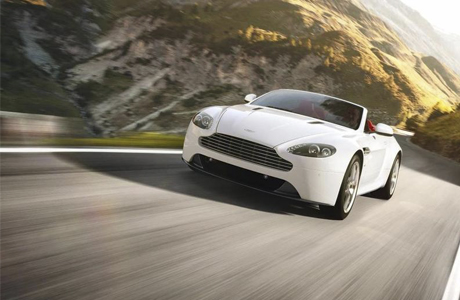Авто Aston Martin V8 Vantage S 