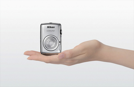 Coolpix S01 - самая маленькая фотокамера