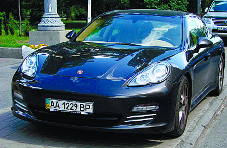 Porsche Panamera 4S депутата Зимина