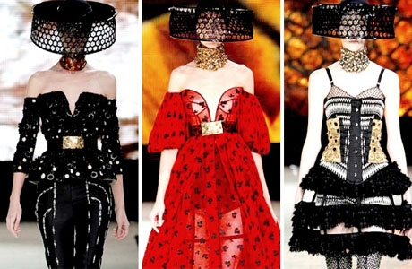 Неделя моды в Париже - показ Alexander McQueen
