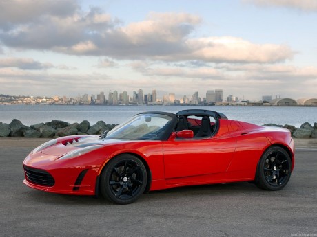 Суперкар Tesla Roadster 2011 года
