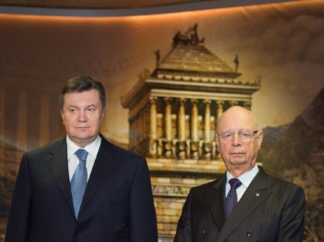 Виктор Янукович и глава ВЭФ в Давосе Клаус Шваб