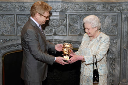 Елизавета II получила премию от BAFTA