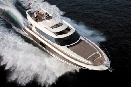 Яхта  Jeanneau Prestige 620
