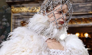 Мода осень-зима 2013: Снежная Королева Alexander McQueen