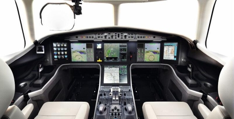 Кабина пилотов на Dassault Falcon 5X