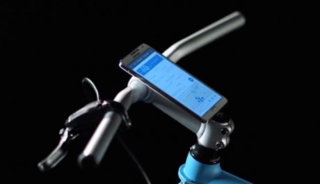 Смартфон на руле велосипеда