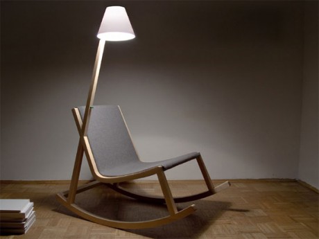 Кресло-качалка с лампой