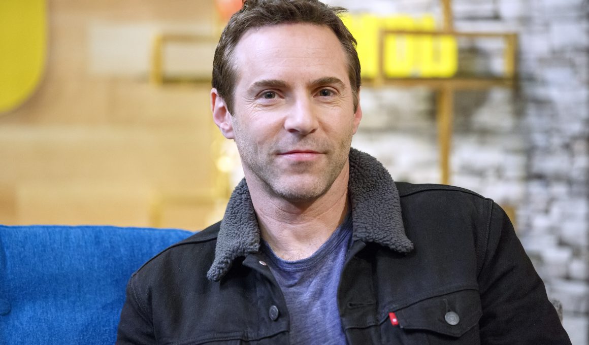 Alessandro Nivola Net Worth in 2023 - Wiki, Age, Weight and Height