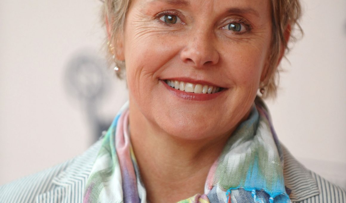 Amanda Bearse Net Worth in 2023 - Wiki, Age, Weight and Height