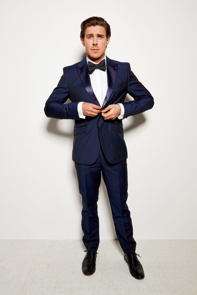 Chris Lowell Net Worth - Wiki, Age, Weight and Height, Relationships