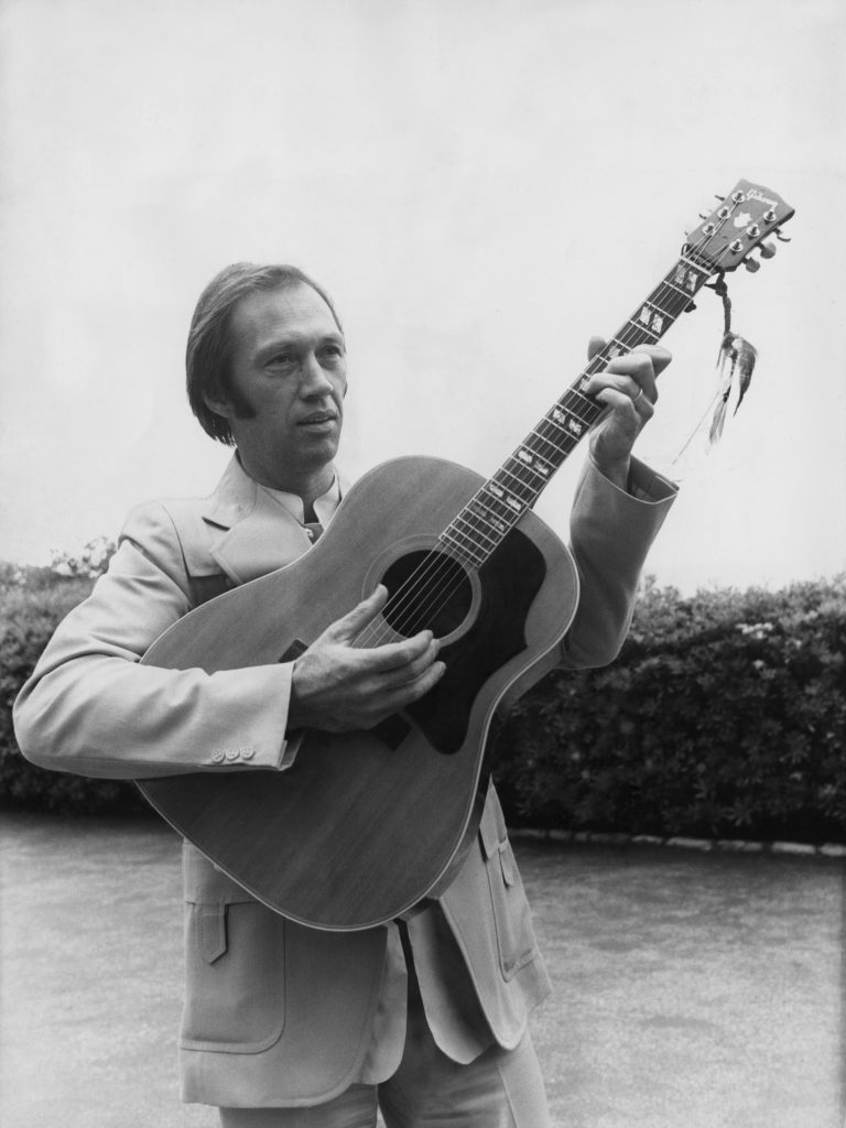 David Carradine Net Worth - Wiki, Age, Weight and Height, Relationships