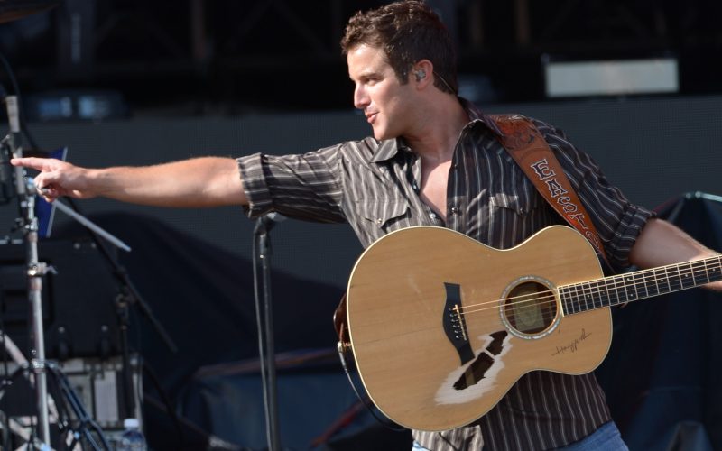 Easton Corbin