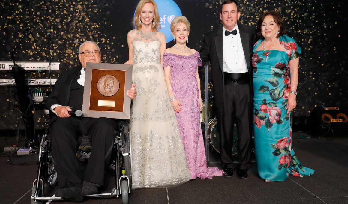 Fayez Sarofim Net Worth in 2023 - Wiki, Age, Weight and Height