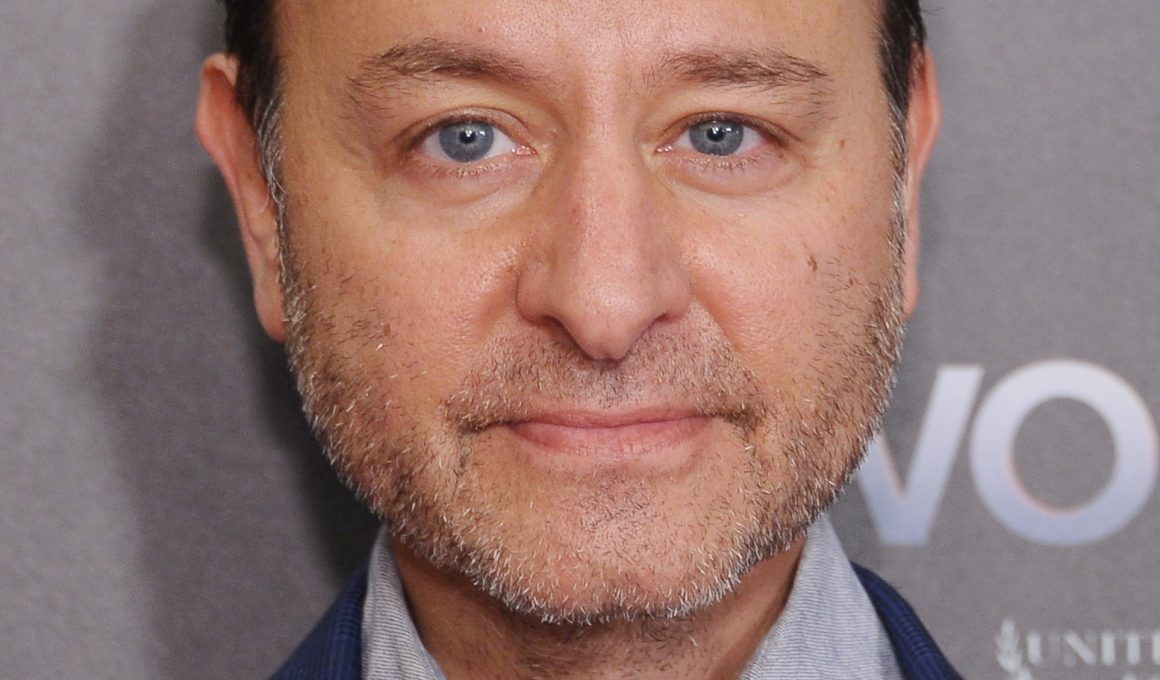 Fisher Stevens Net Worth in 2023 - Wiki, Age, Weight and Height