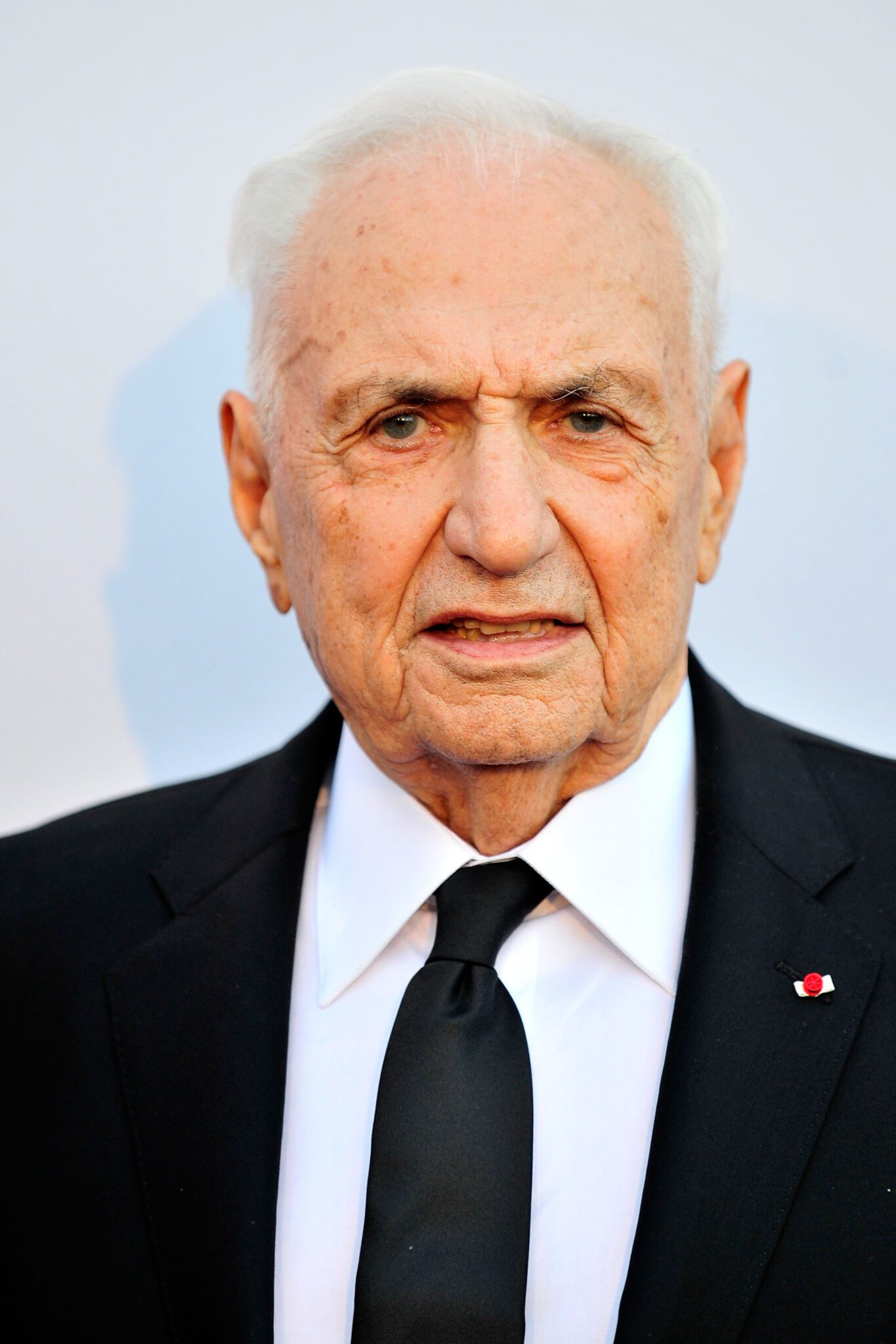 Frank Gehry Net Worth - Wiki, Age, Weight and Height, Relationships