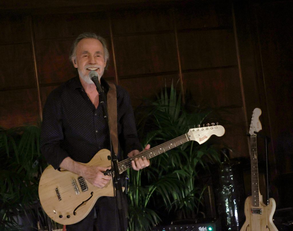 Jackson Browne Net Worth Wiki, Age, Weight and Height, Relationships