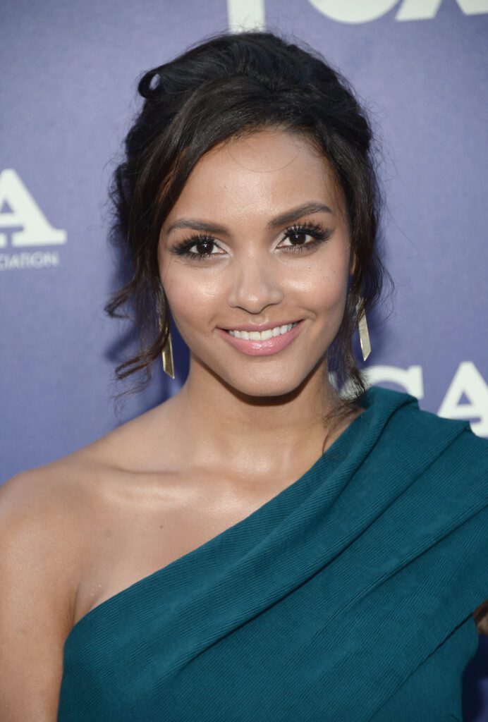 Jessica Lucas Net Worth Wiki, Age, Weight and Height, Relationships