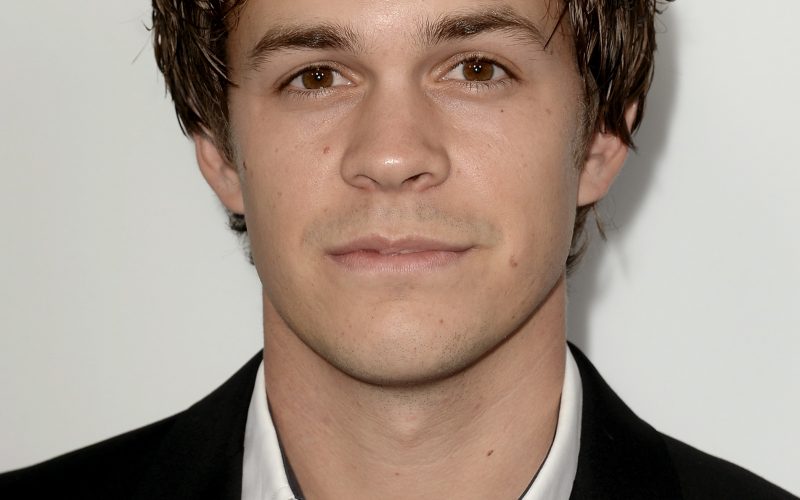 Johnny Simmons